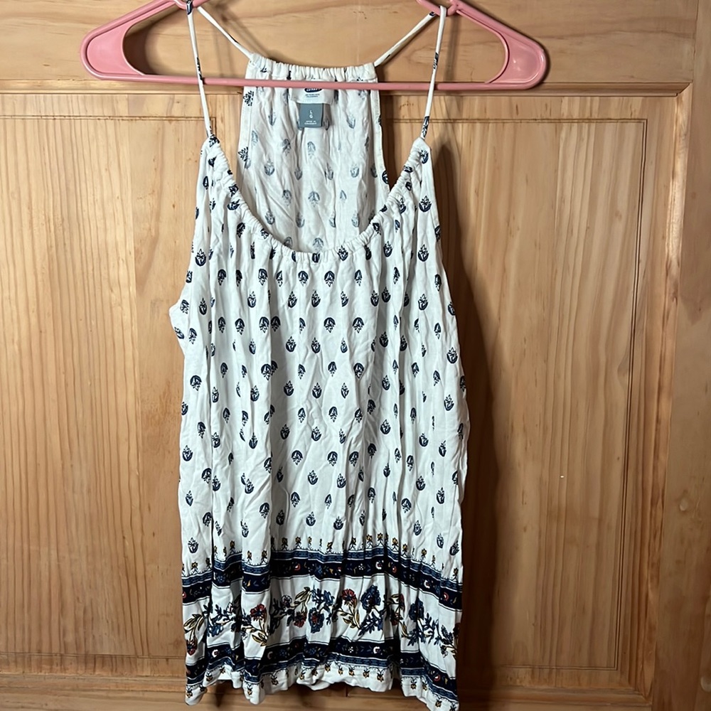 *LAST CHANCE! Donating 4/7* Old Navy Tank